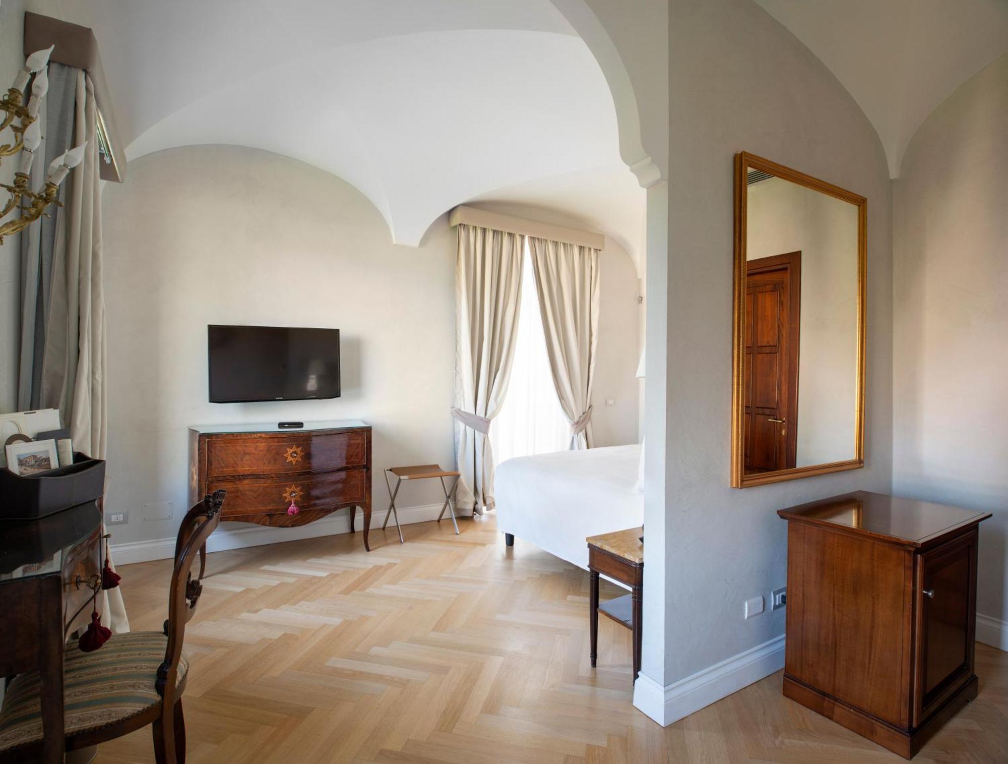Grand Cocumella Hotel